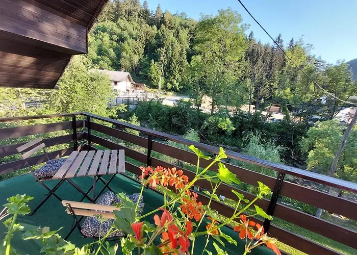 Hostel The Riverside Chill *