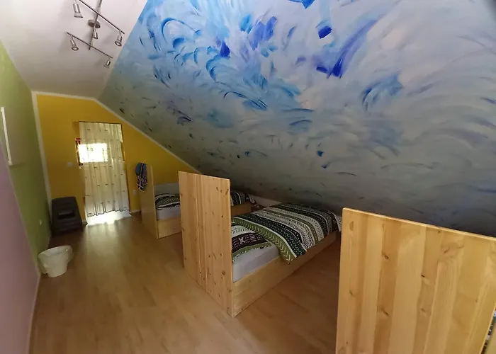 Hostal The Riverside Chill *