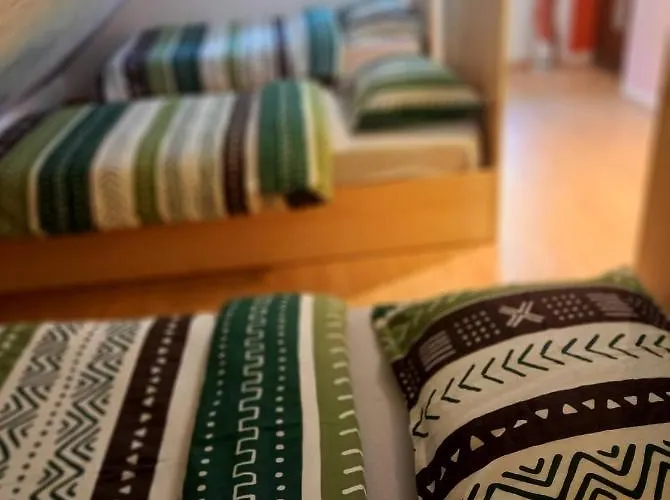 The Riverside Chill Hostel Μπλεντ