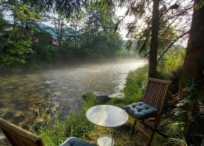 Hostal The Riverside Chill Bled